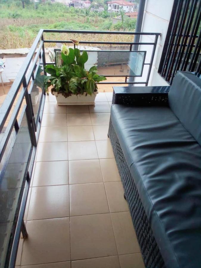 Appartement 2 Chambres Residence Avec Piscine Yaoundé Exterior photo