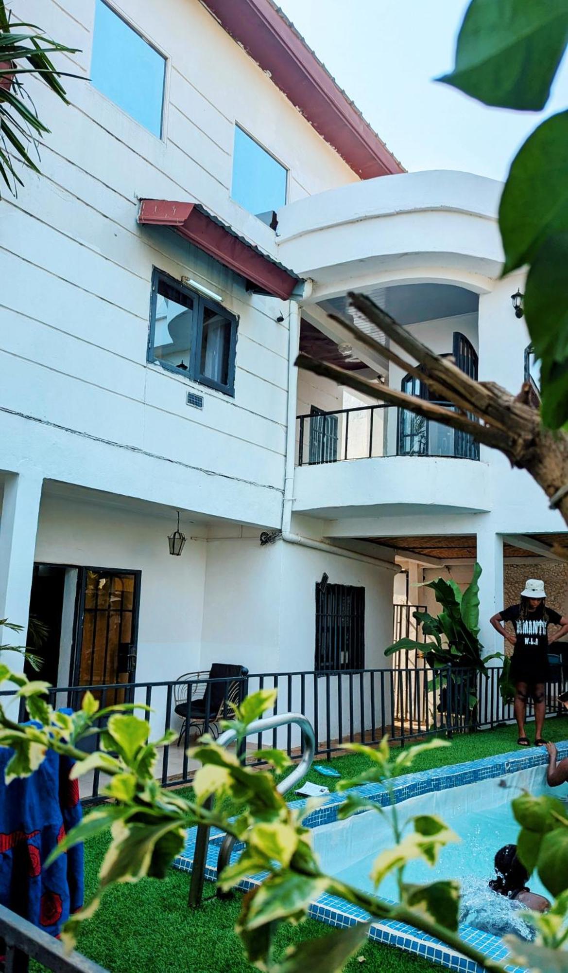 Appartement 2 Chambres Residence Avec Piscine Yaoundé Exterior photo